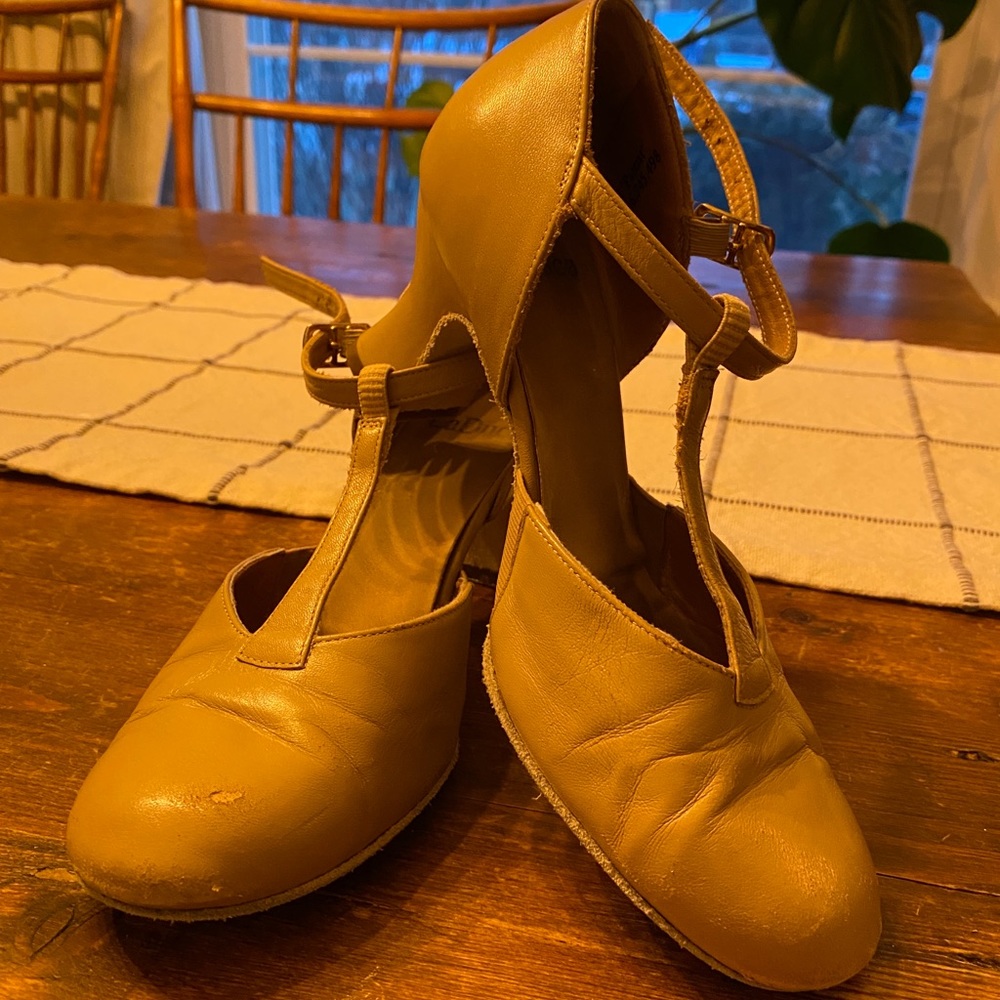 LaDuca Size 7.5 Beige Dance Heels/Shoes